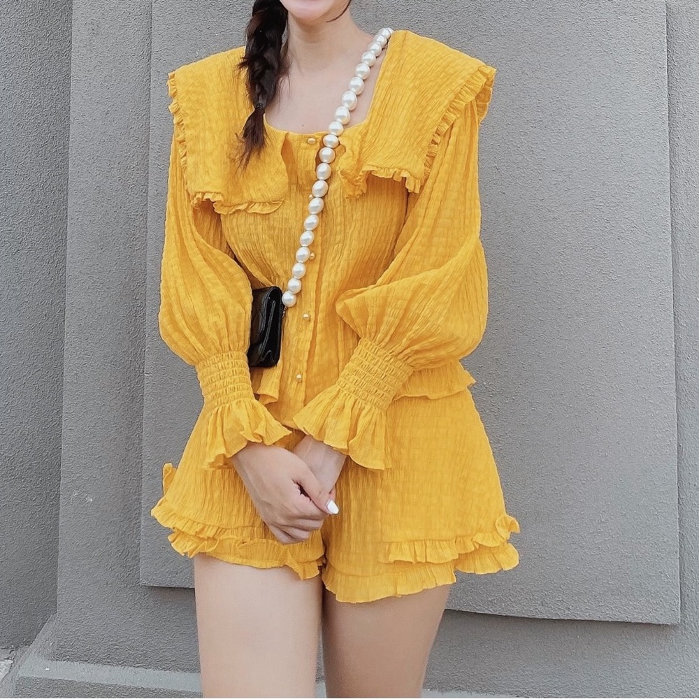 Yellow short set
✨Designed clothes specifically for petite sizes